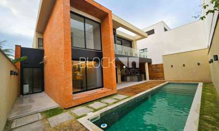 Barra da Tijuca | Casa de Condomínio 5 quartos, sendo 5 suites