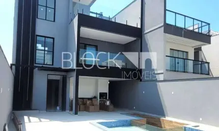 Recreio dos Bandeirantes | Casa de Condomínio 5 quartos, sendo 5 suites