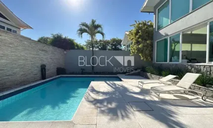 Barra da Tijuca | Casa de Condomínio 5 quartos, sendo 5 suites