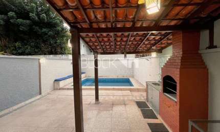 Barra da Tijuca | Casa de Condomínio 5 quartos, sendo 2 suites
