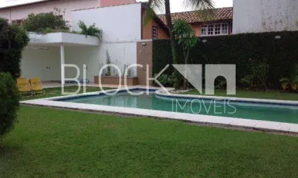 Barra da Tijuca | Casa de Condomínio 4 quartos, sendo 1 suite