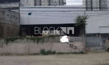 Barracão / Galpão / Depósito para alugar na Estrada dos Bandeirantes, --, Jacarepaguá, Rio de Janeiro