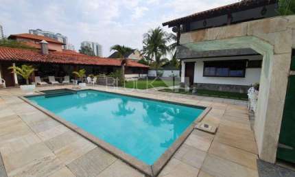 Barra da Tijuca | Casa de Condomínio 4 quartos, sendo 4 suites