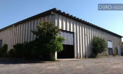 Alugo - Galpão 6.500m² com força trifásica. Ipiranga