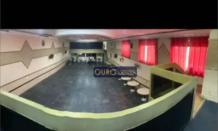 Prédio comercial no centro de São Matheus,com 750 m2 totais, 3andares