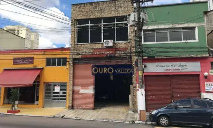 Galpão com 450m², 6m x 30m, mezanino e vão livre para locação na mooca