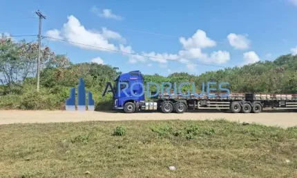 Terreno Comercial de 10.000 m² à Venda em Lauro de Freitas-BA, Bairro Barro Duro: Oportunidade Imperdível!