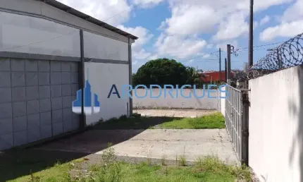 Galpão Comercial com 5 Salas e 10 Vagas de Garagem em  castelo branco, Salvador-BA - Imperdível!