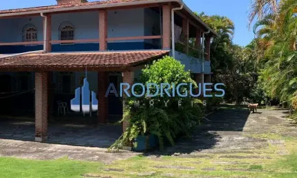 Espetacular Sítio à Venda em Lauro de Freitas-BA: 6 Quartos, 2 Suítes, 3 Salas, 5 Banheiros, 10 Vagas e 2.666.000 m² de Área