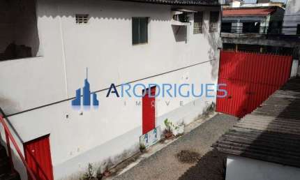 Excelente ponto comercial para locação em Salvador-BA, bairro Pernambués: 2 salas, 3 banheiros, 6 vagas de garagem!