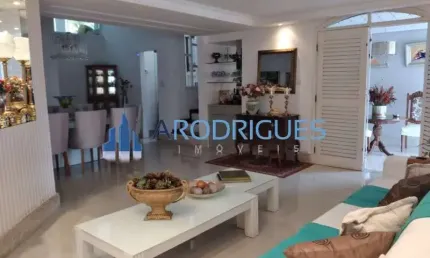 Imperdível: Casa à venda em Salvador-BA, no bairro Caminho das Árvores, com 3 quartos, 1 suíte, 2 salas, 3 banheiros, 2 vagas e 380m².