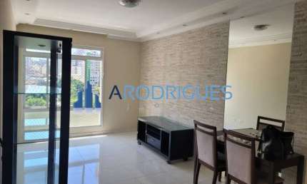 Apartamento 68m²  com  02 dormitórios localizado ao lado da Av. Faria Lima.