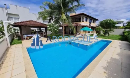 Excelente Casa 4/4, com área verde, Busca Vida, Camaçari, BA.