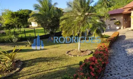 CASA AMPLA COM 265 M² DE ÁREA CONSTRUÍDA E 2.990 M² DE ÁREA TOTAL DE TERRENO, PADRÃO LUXO!