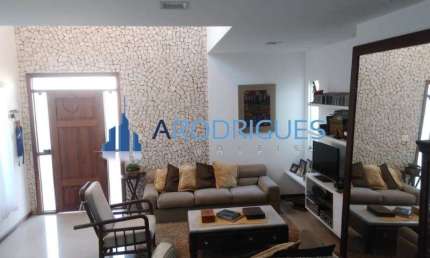 Casa à Venda em Lauro de Freitas, Salvador, oportunidade, ótima localização, perto de tudo