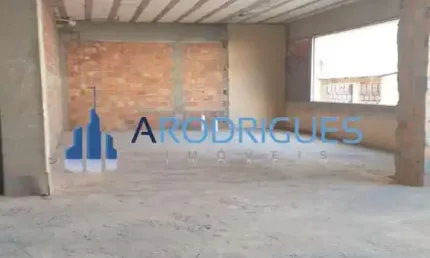 Alugo Galpão na Sussuarana, com 380 metros, estacionamento na frente, ótimo para delicatessen, faculdades, farmácias