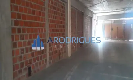 Galpão e Loja Aluguel com 320 metros frente rua muito movimentada, ótimo para mercado, delicatesse, academias, farmácias