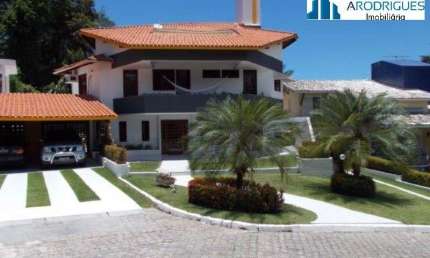 Casa à Venda em Lauro de Freitas com 490mt de area construida e m um terreno com 1000mts