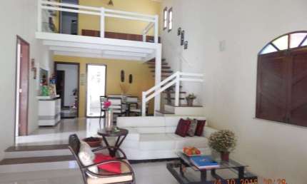 Casa ampla e elegante à venda ou locação em Pituaçu, Salvador-BA: 4 quartos, 1 suíte, 2 banheiros, 15 vagas de garagem, 600m².