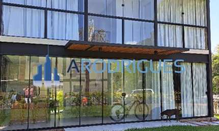 Apartamento de luxo à venda em Praia do Forte-BA: 3 quartos, 2 suítes, 3 vagas de garagem, 98m² de área.