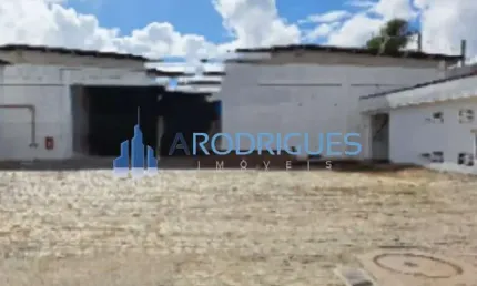 Galpão comercial à venda em Salvador-BA, bairro Águas Claras: 5 salas, 3 banheiros, 20 vagas de garagem, 1.000m² de área.