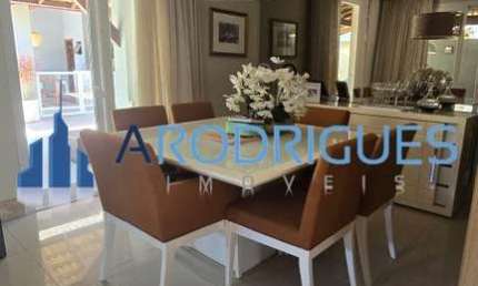 Viva com conforto e segurança em Piata: Casa em condomínio com 4 quartos, 2 suítes e 392m² de área. Agende sua visita!