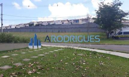 Terreno comercial de 800m² em condomínio de luxo em Abrantes, Camaçari-BA - Oportunidade única para investidores e construtores!