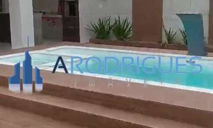LAURO DE FREITAS: Casa em Condomínio à Venda no Centro - 4 quartos, 3 suítes, 2 salas, 5 banheiros, 3 vagas, 580m²