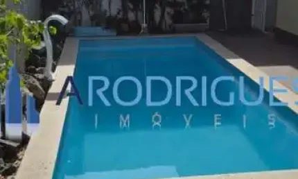 Casa de luxo com 5 quartos e 5 suítes em buraquinho, lauro de freitas-ba: 1km da praia, 210m², 7 banheiros, 2 vagas.