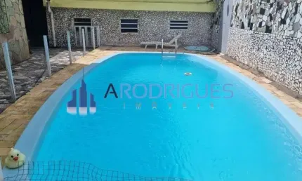 Lauro de freitas oportunidade: casa à venda no centro com 3 quartos, 1 suíte, 960m² e 6 vagas de garagem.