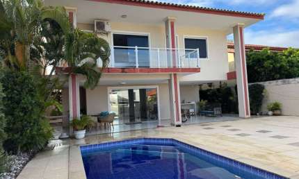 Casa para Venda em Lauro de Freitas, Vilas Do Atlântico, 5 dormitórios, 4 suítes, 6 banheiros, 4 vagas