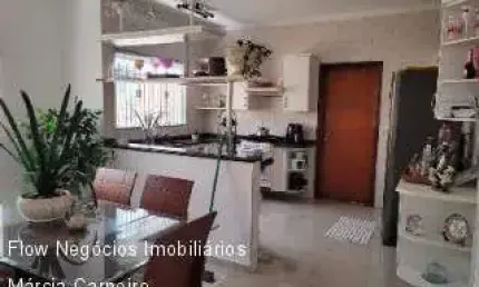 Casa / Sobrado à Venda no Tradicional Bairro Cidade Nova, Indaiatuba/SP