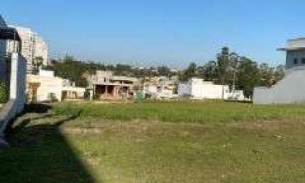 Terreno à venda - condomínio Central Parque em Salto