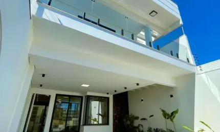 Casa à venda em Maringá, Jardim Tóquio, com 3 suítes, com 175 m²