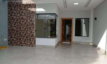 Casa à venda em Maringá, Jardim Lagoa Dourada, com 3 quartos, com 150 m²