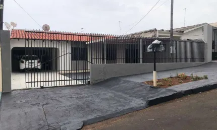 Casa à venda em Maringá, Loteamento Batel, com 4 quartos, com 129.6 m²