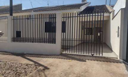 Casa à venda em Maringá, Parque Industrial 200, com 3 quartos, com 100 m²