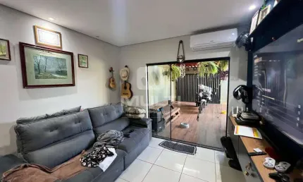Casa com 2 quartos à venda no Morada Nova, Uberlândia  por R$ 320.000