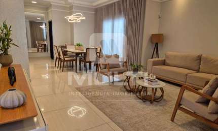 Casa com 3 quartos à venda no Jardim Karaíba, Uberlândia  por R$ 1.300.000