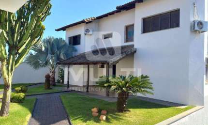 Casa com 4 quartos para alugar no Altamira, Uberlândia  por R$ 11.500