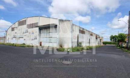 Barracão / Galpão / Depósito para alugar no Brasil, Uberlândia  por R$ 30.000