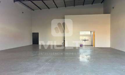 Barracão / Galpão / Depósito para alugar no Novo Mundo, Uberlândia  por R$ 5.500