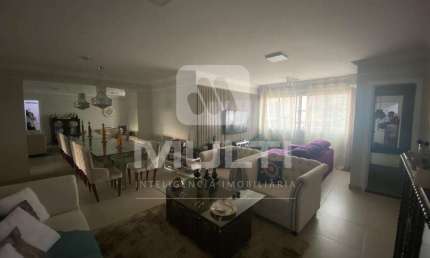 Apartamento com 4 quartos para alugar no Fundinho, Uberlândia  por R$ 5.500