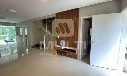 Casa em condomínio fechado com 3 quartos para alugar no Jardim Karaíba, Uberlândia  por R$ 6.500