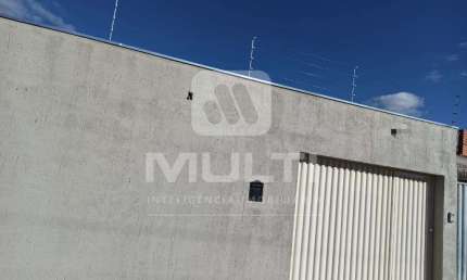 Casa com 3 quartos para alugar no Shopping Park, Uberlândia  por R$ 3.000