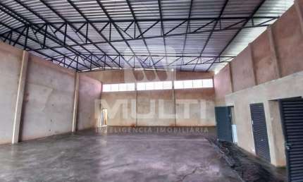 Barracão / Galpão / Depósito para alugar no Tibery, Uberlândia  por R$ 7.500