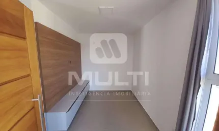 Casa em condomínio fechado com 3 quartos para alugar no Valparaíso, Uberlândia 