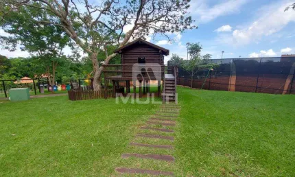 Casa em condomínio fechado com 4 quartos para alugar no Aclimação, Uberlândia  por R$ 8.000