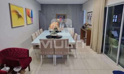Casa com 4 quartos para alugar na Cidade Jardim, Uberlândia  por R$ 12.000