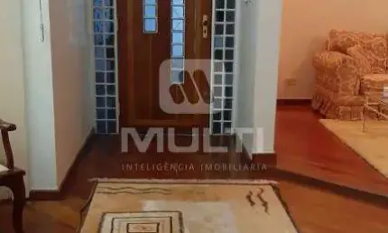 Casa comercial para alugar na Cidade Jardim, Uberlândia  por R$ 9.300
